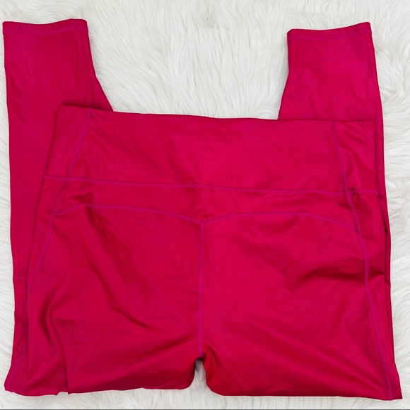 Fabletics High-Waisted Iridescent Luxe Legging - Picture 7 of 11